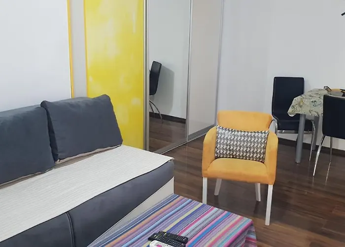 Apartmán Yellow Apartment, *