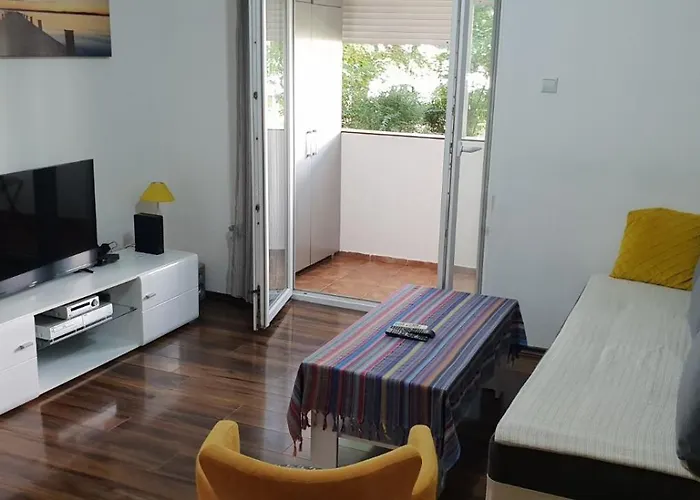 Yellow Apartment, Apartmán Podgorica