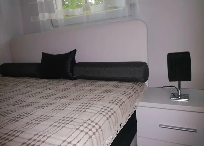 Apartmán Yellow Apartment, *